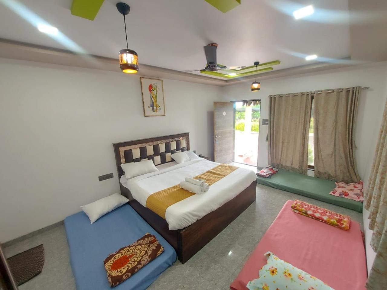The Village Resorts Karjat Esterno foto