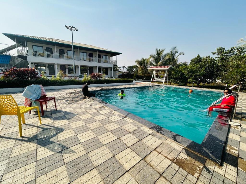 The Village Resorts Karjat Esterno foto