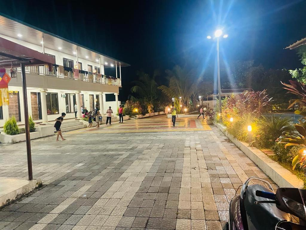 The Village Resorts Karjat Esterno foto